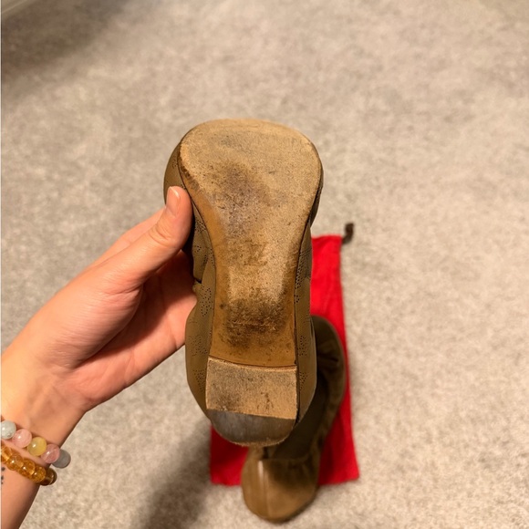 Louis Vuitton Elba Ballerina flats in taupe - Picture 5 of 11